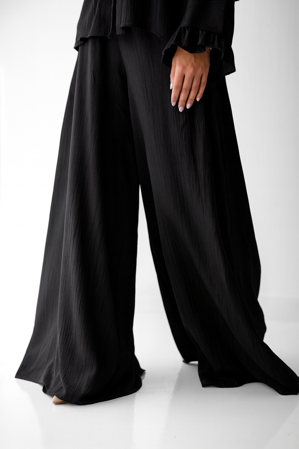 Relaxed Crinkle Wide-leg Pants C95 Black