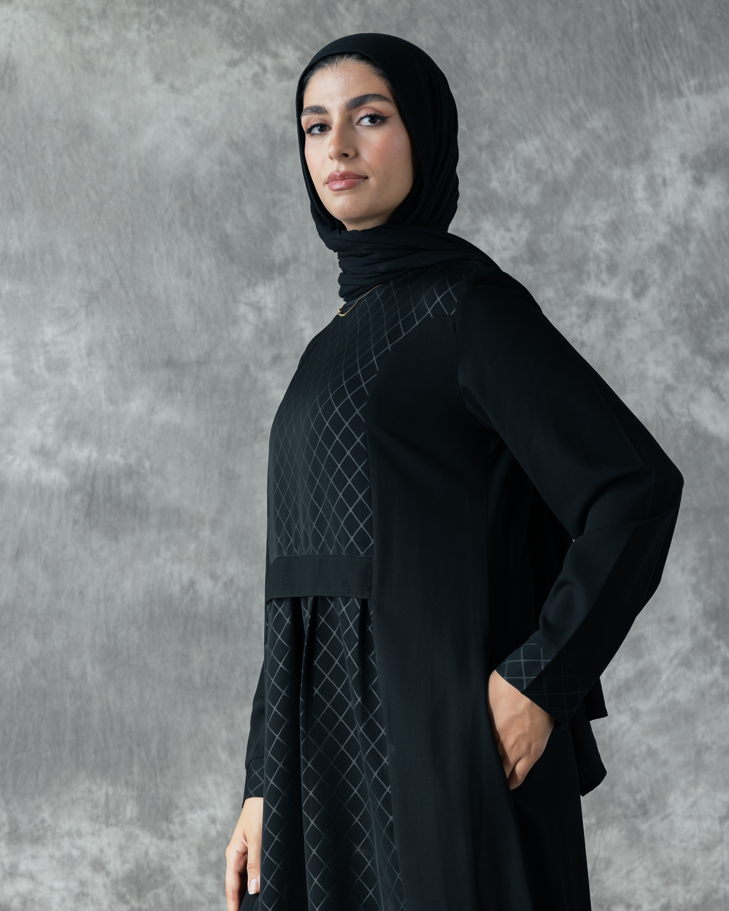 Abaya code 84A