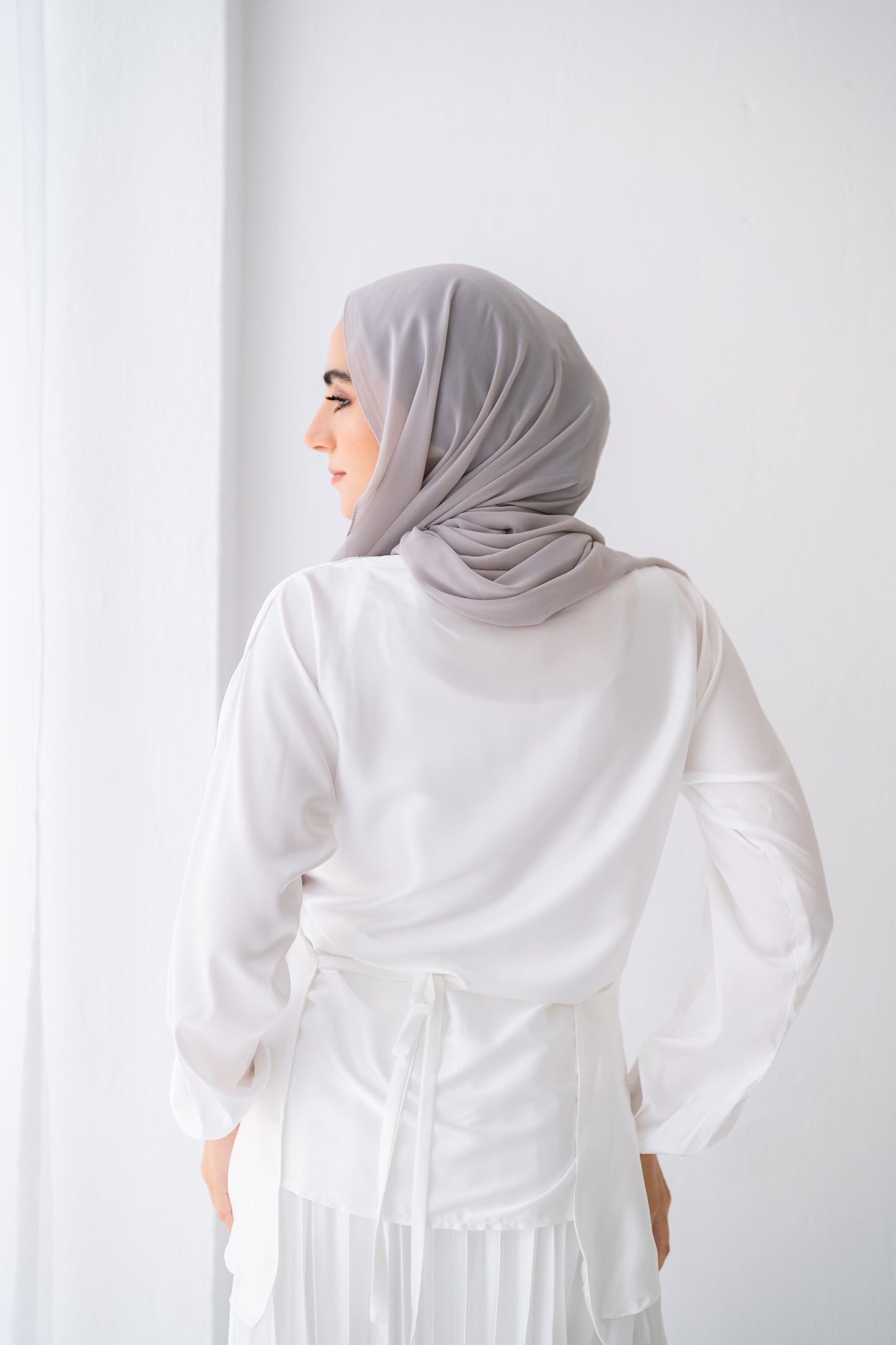 Satin Blouse Code 308 Off Whiteالبلوزة فقط