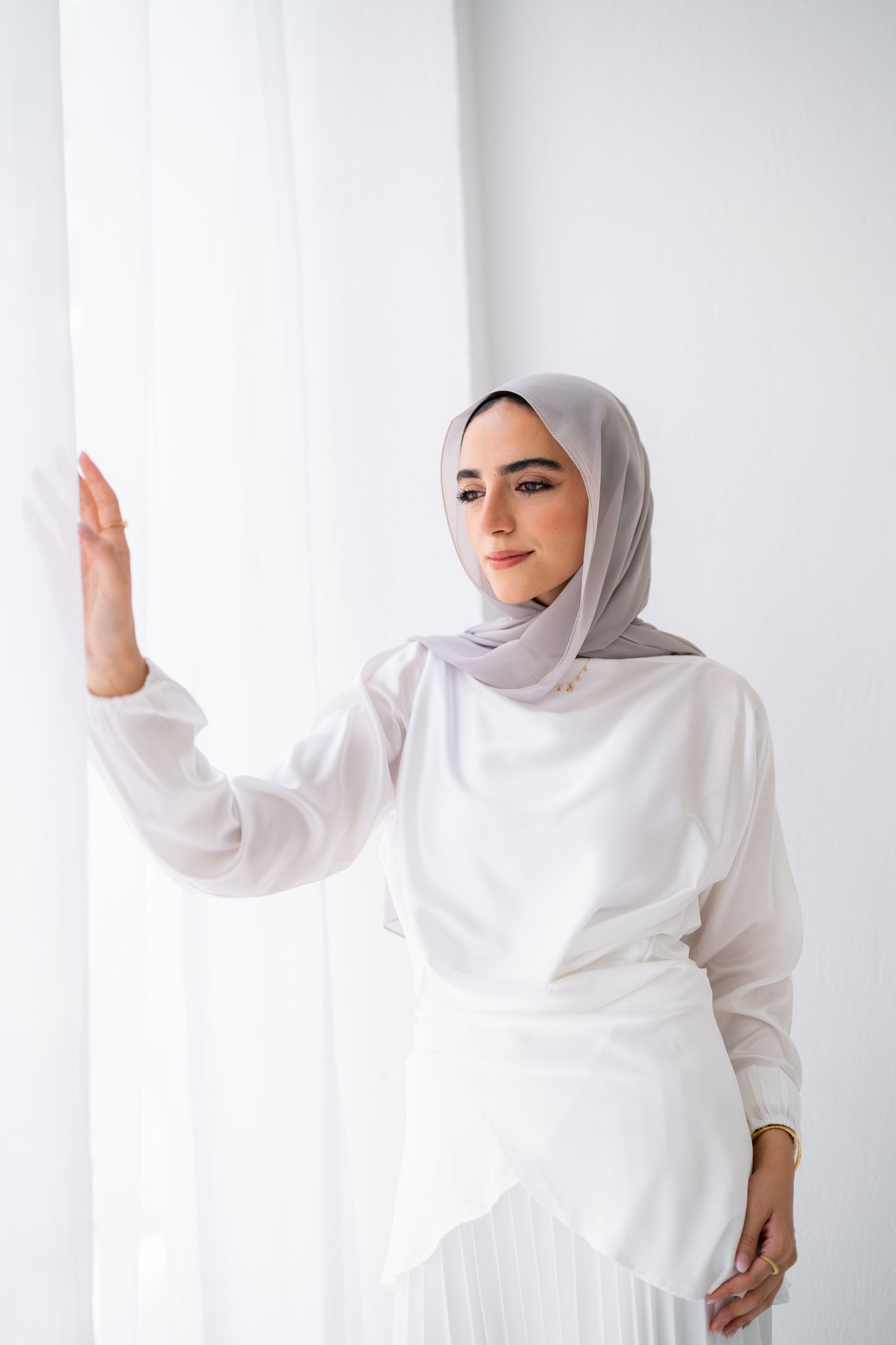 Satin Blouse Code 308 Off Whiteالبلوزة فقط