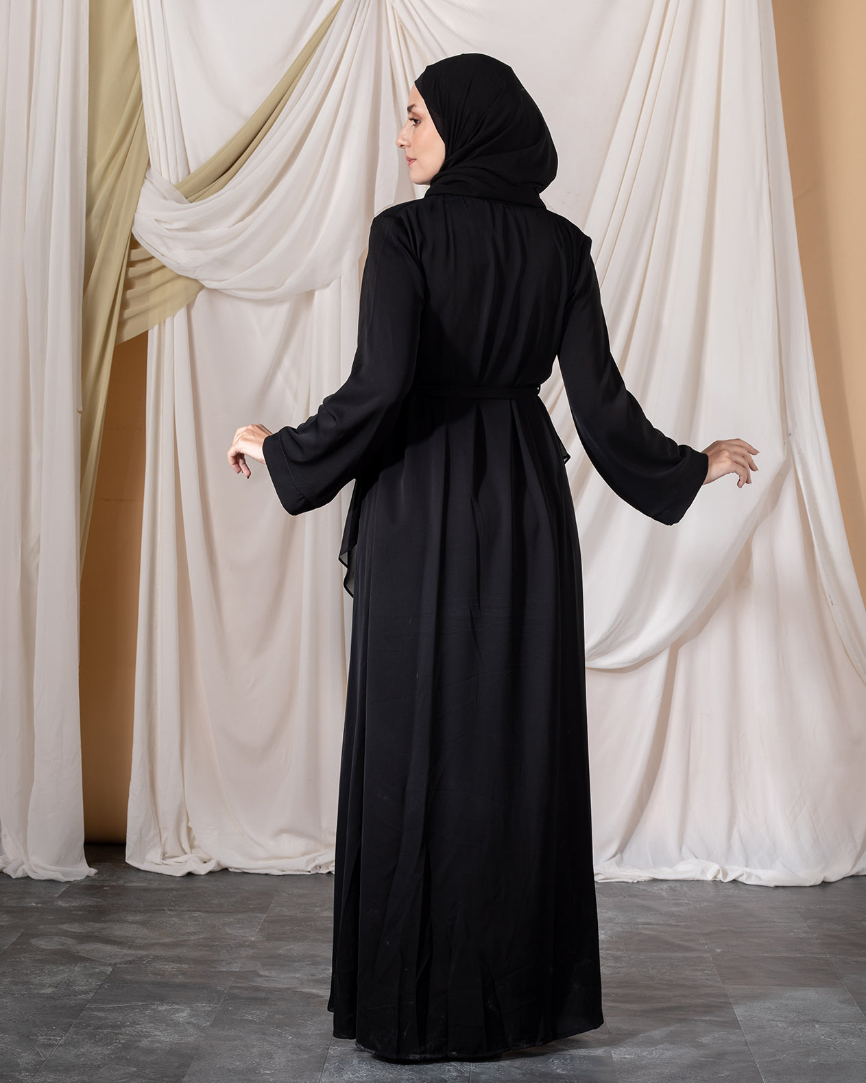 Abaya Code 32 Black