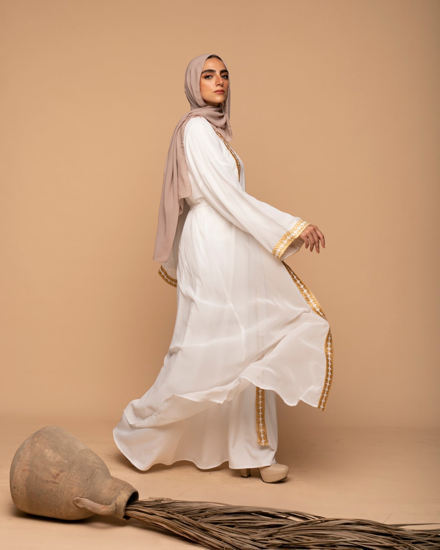 Free Size Chiffon Cape Offwhite code 99