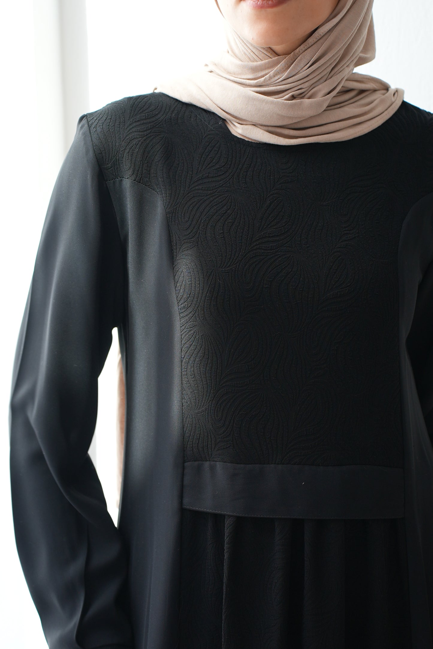 Elegant Flawy Crepe  abaya code 84B