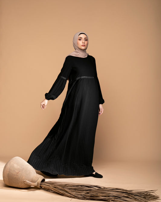Pleated Abaya code 655. Black