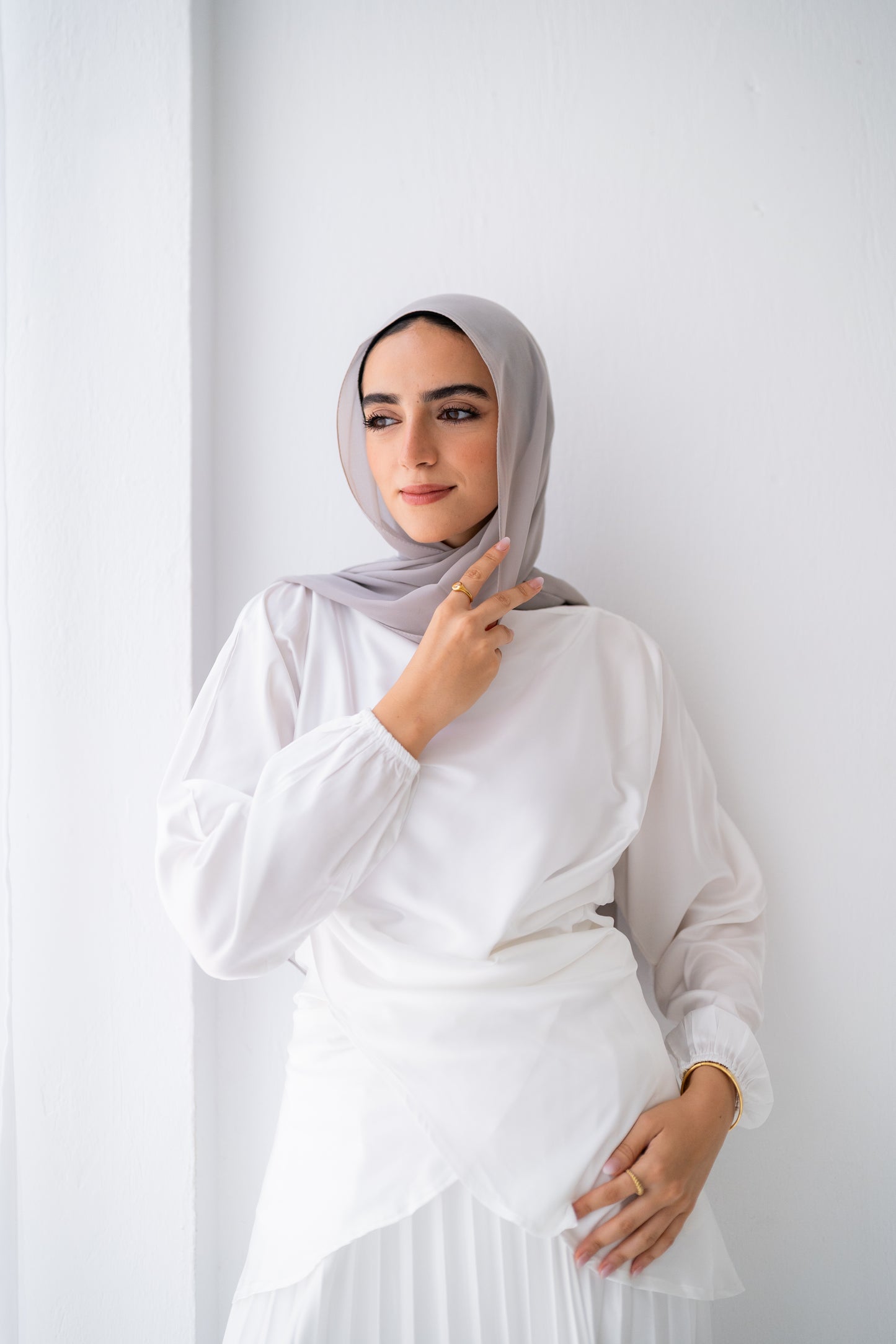 Satin Blouse Code 308 Off Whiteالبلوزة فقط