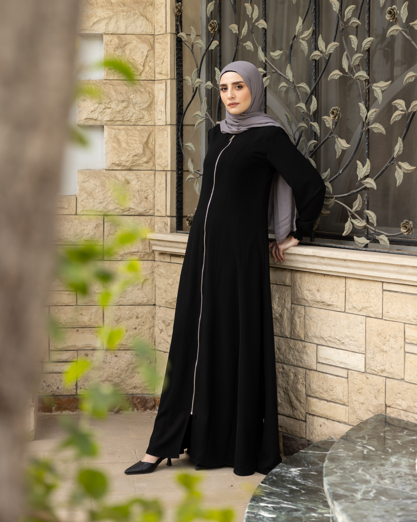Zipper Abaya Crafted from soft crepe fabric with pockets Code 303