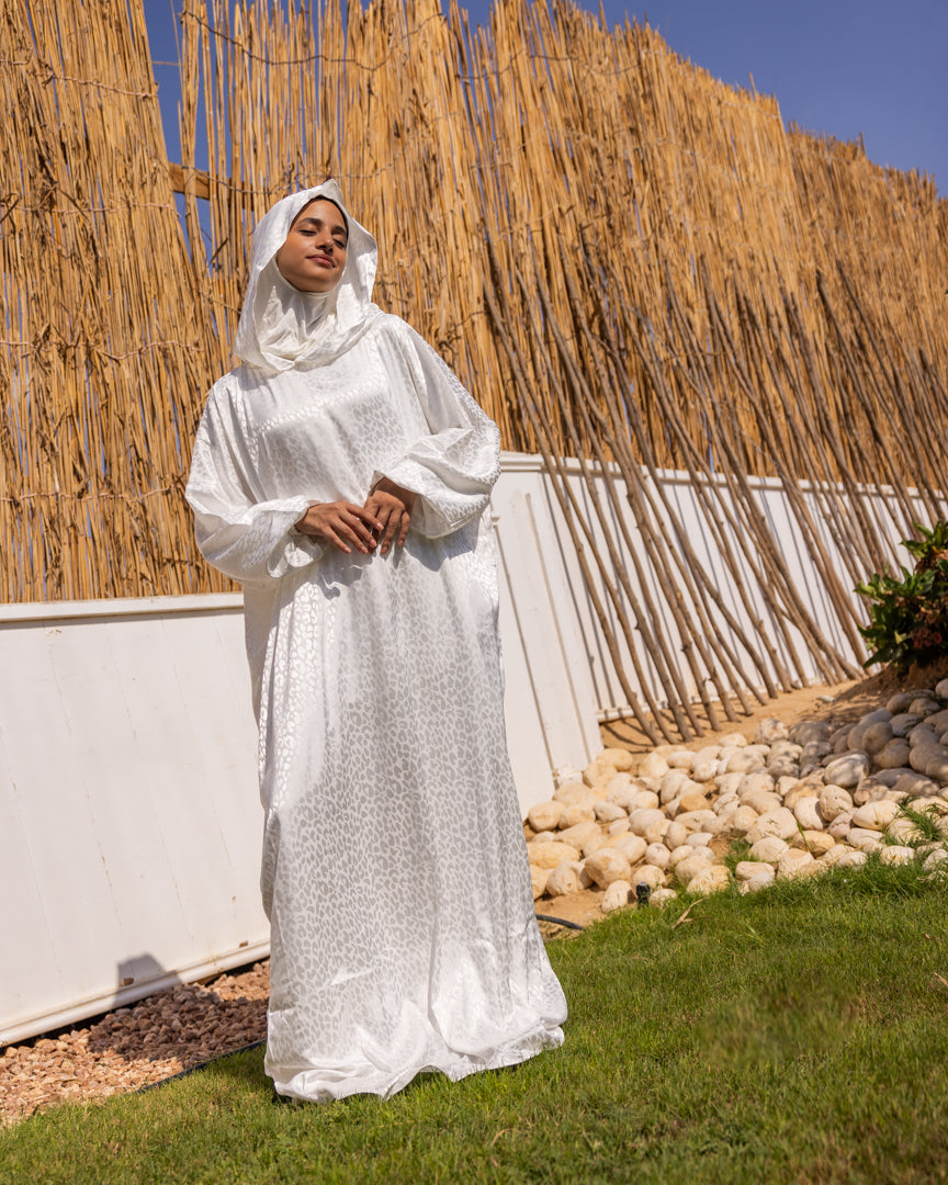 Moroccan Satin Prayer Wear Offwhite