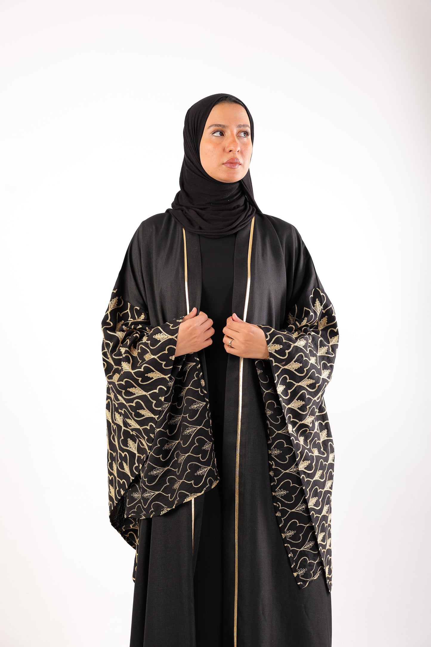 kaftan made of imported linen with elegant embroidery ✨
Code 505 Black
