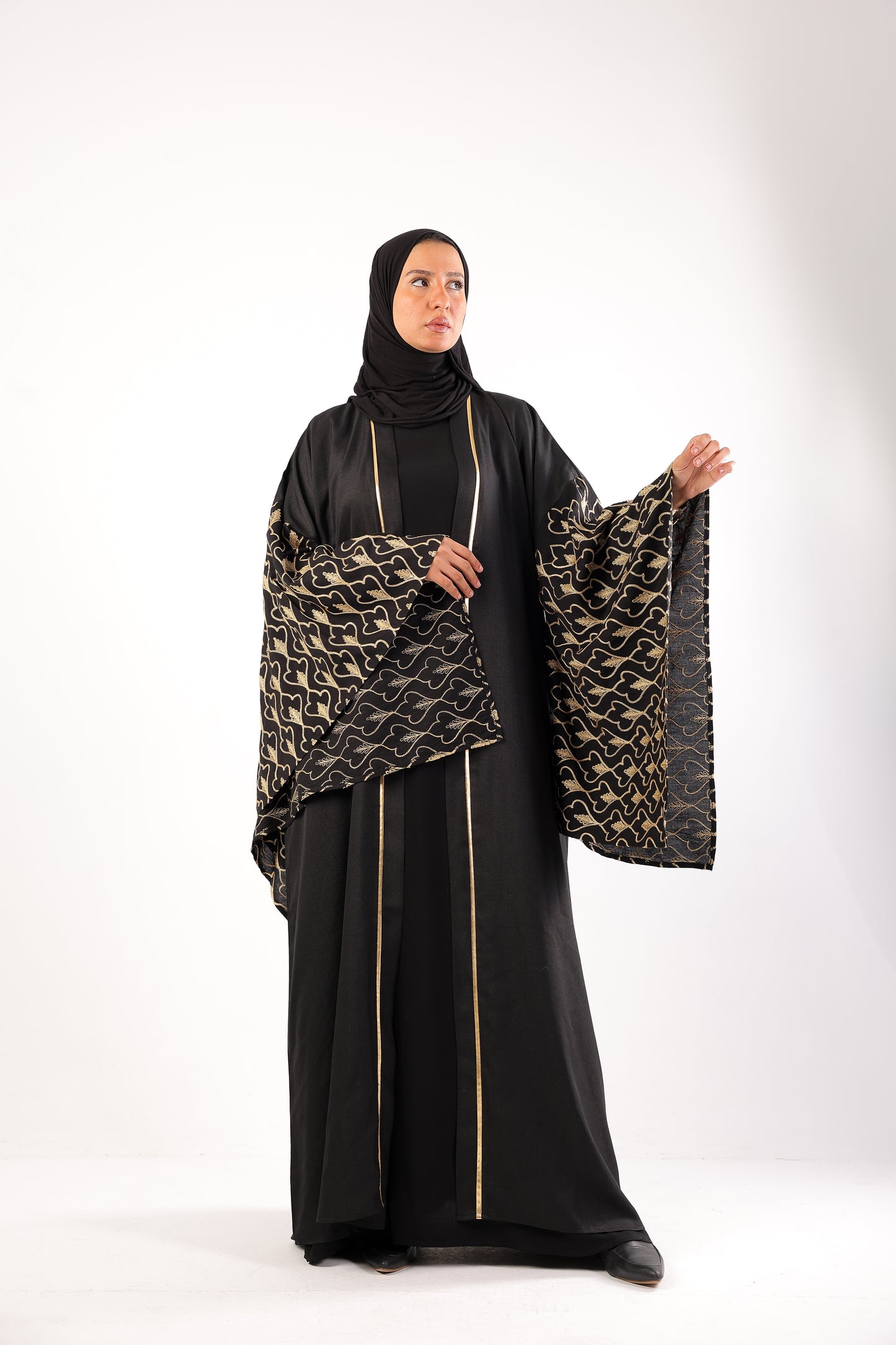 kaftan made of imported linen with elegant embroidery ✨
Code 505 Black
