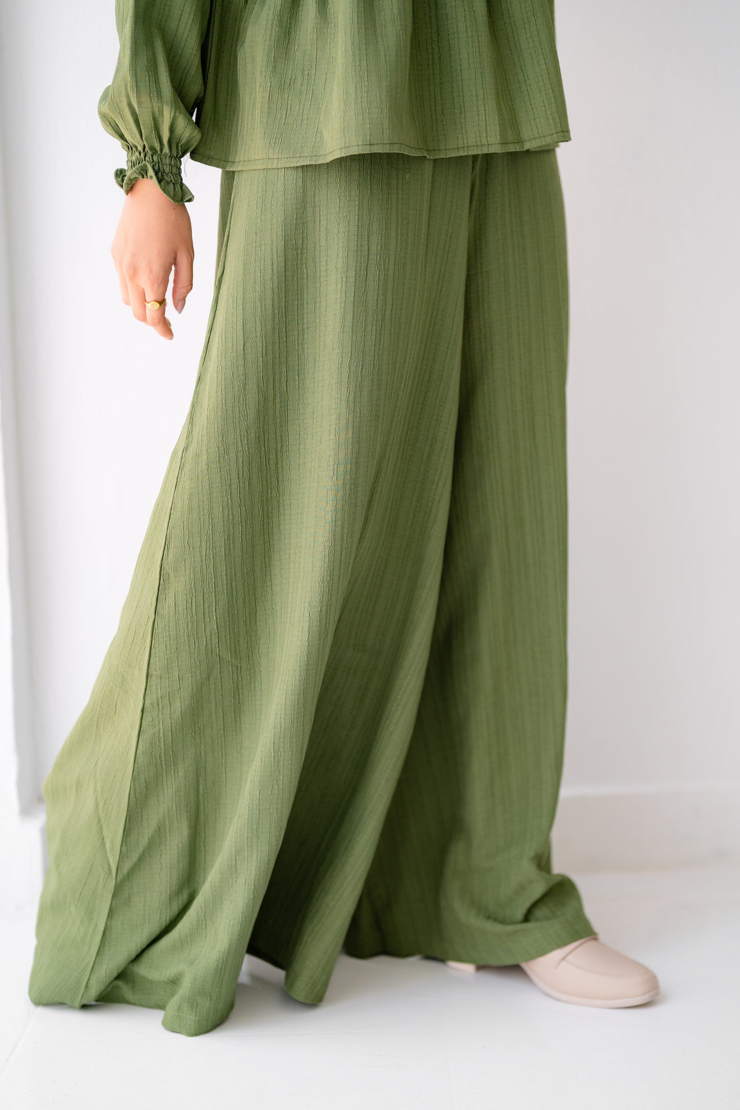 Soft Crinkle Wide-Leg Pants Code 95 Green