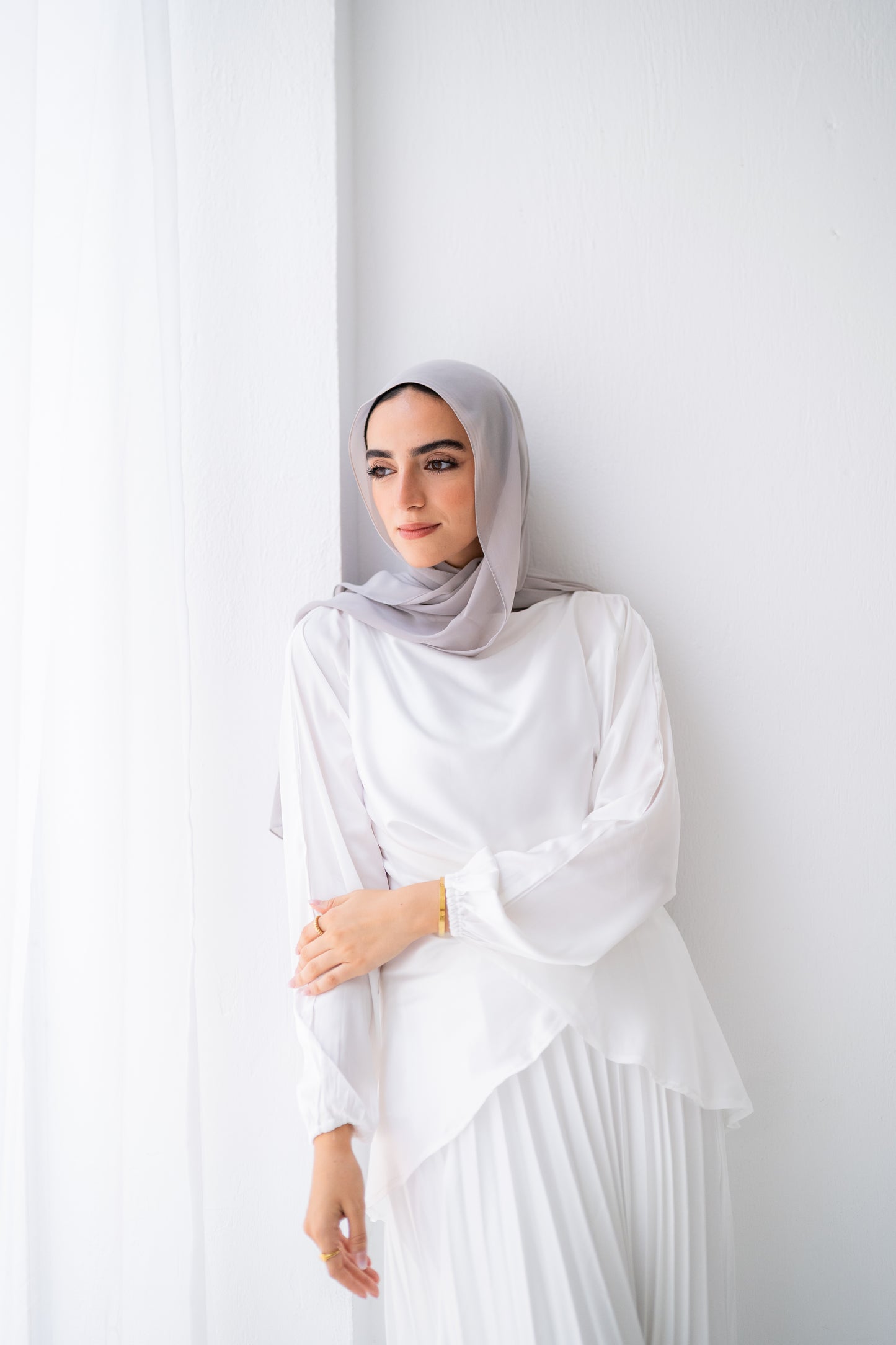 Satin Blouse Code 308 Off Whiteالبلوزة فقط
