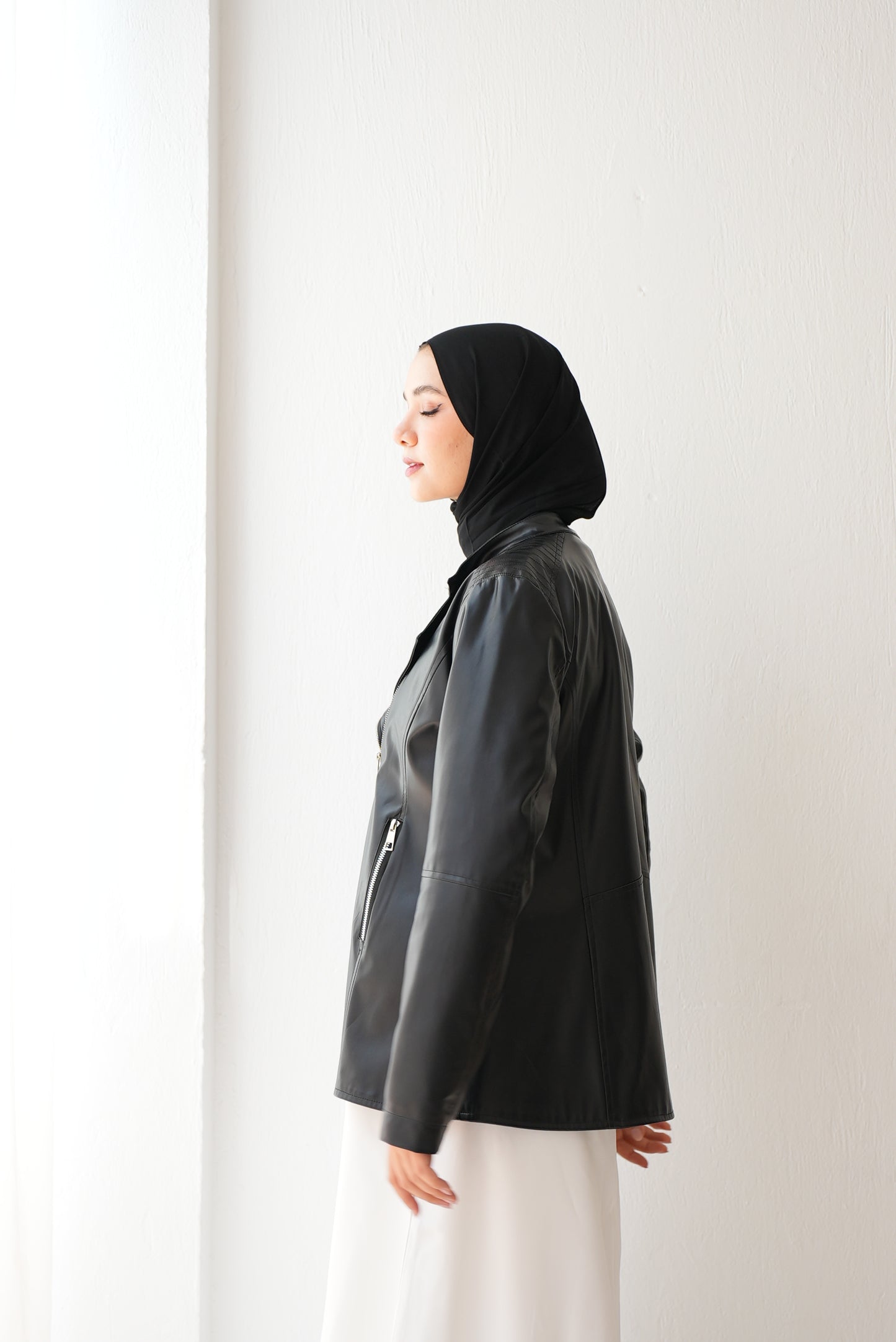 Suzy Leather Jacket with Zippers and Pockets Code 412
