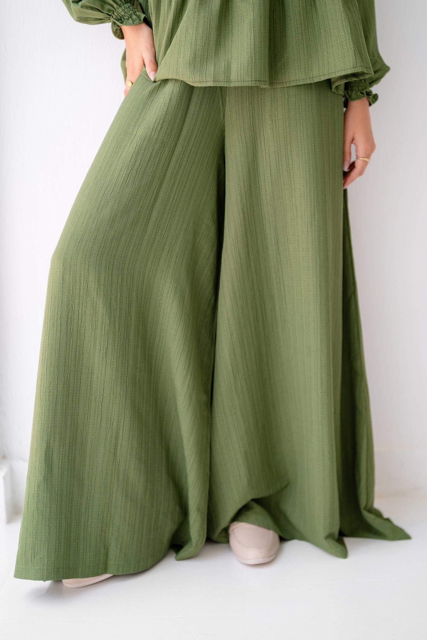 Soft Crinkle Wide-Leg Pants Code 95 Green