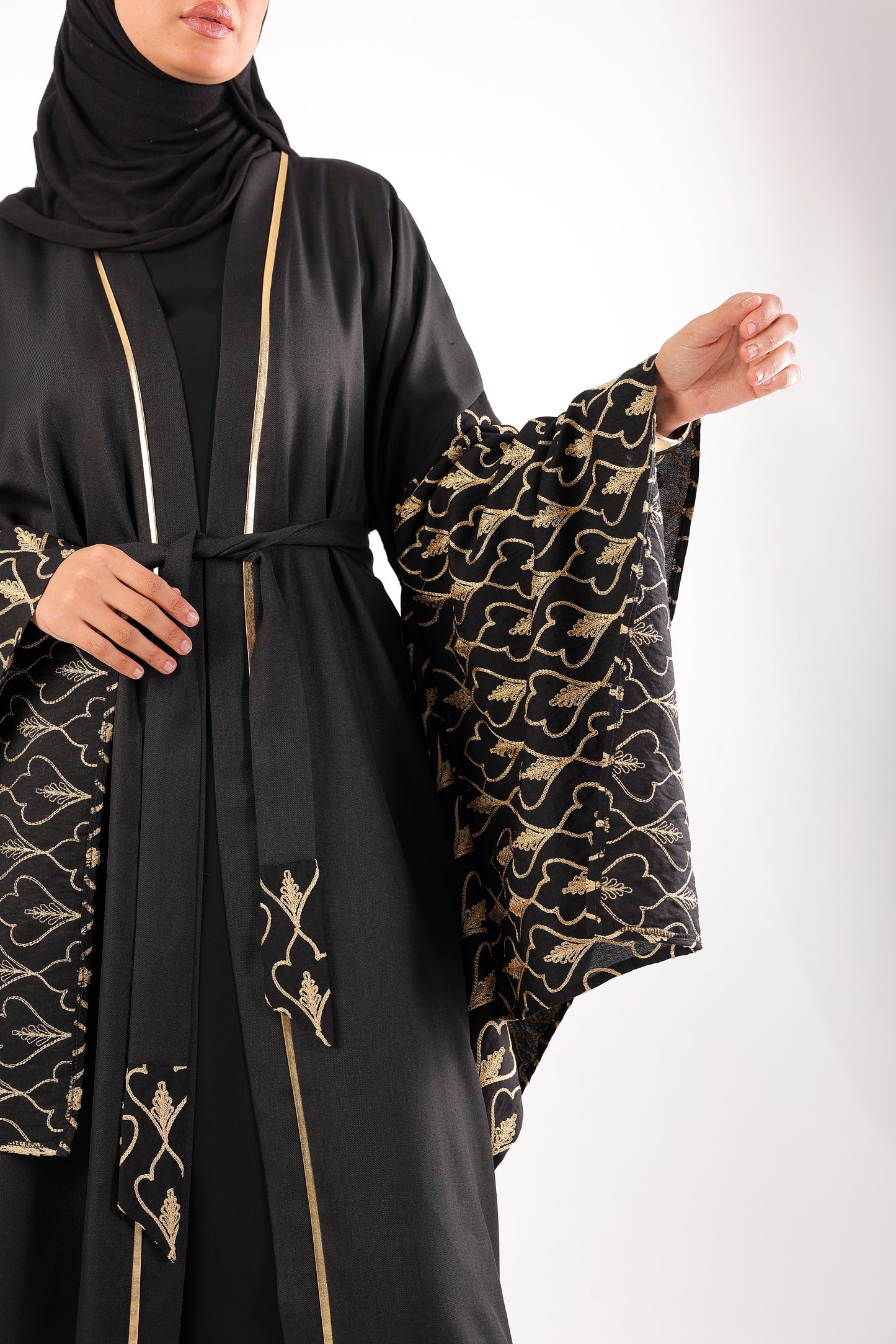 kaftan made of imported linen with elegant embroidery ✨
Code 505 Black