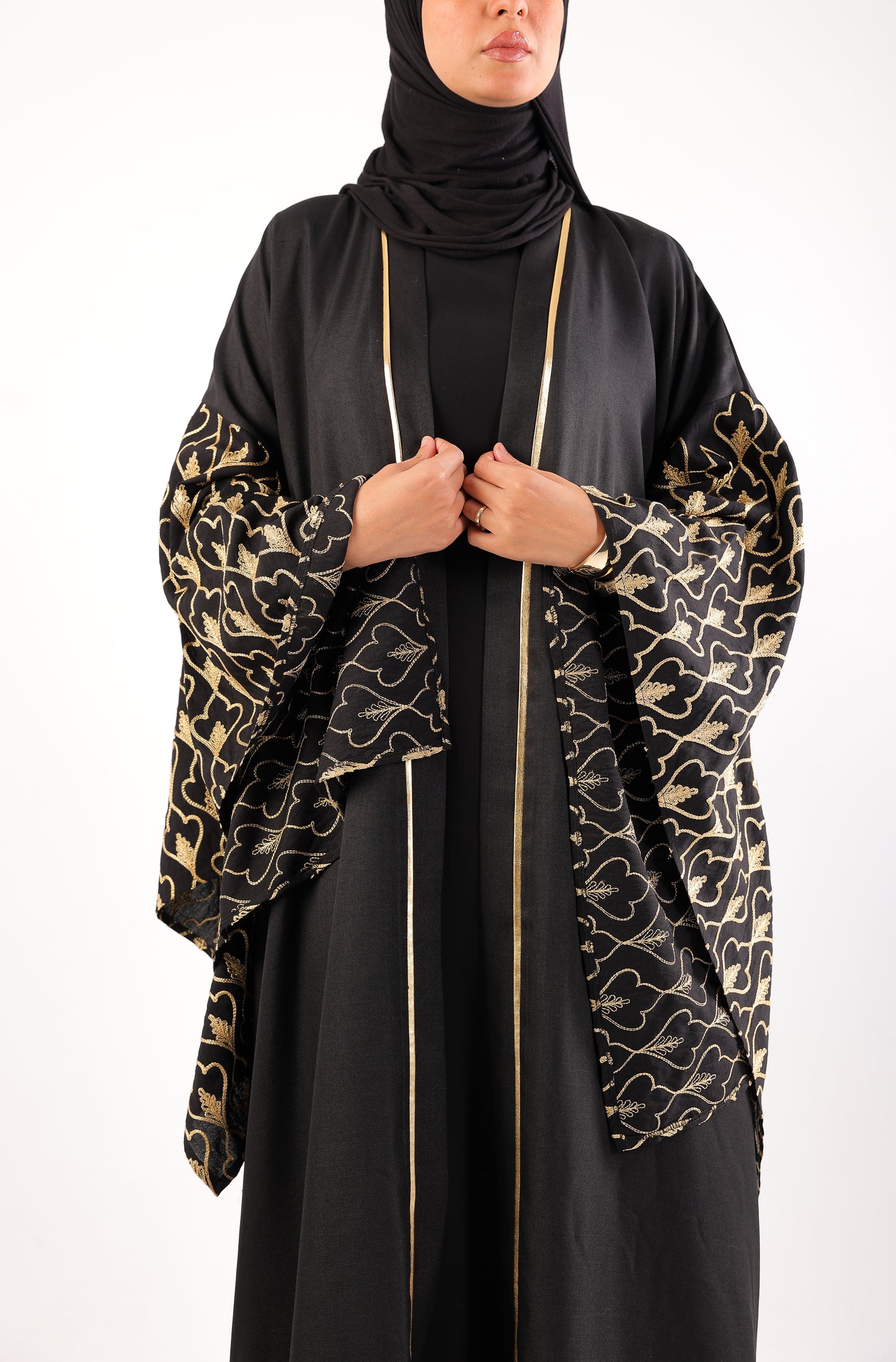 kaftan made of imported linen with elegant embroidery ✨
Code 505 Black