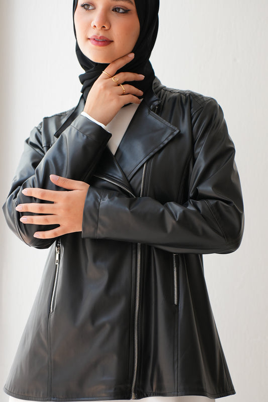 Suzy Leather Jacket with Zippers and Pockets Code 412