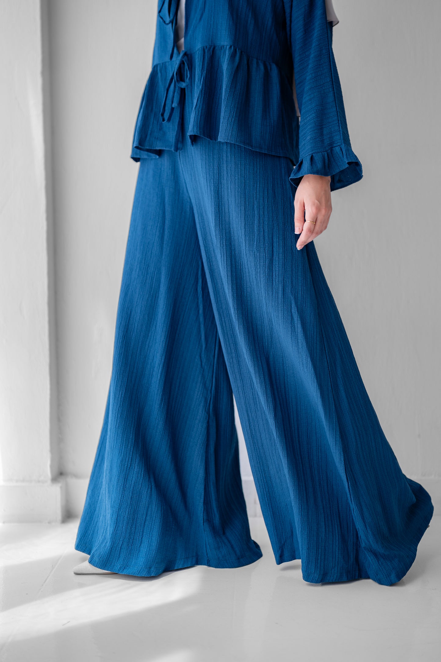 Soft Crinkle wide-leg Pants Code 95 Royal Blue