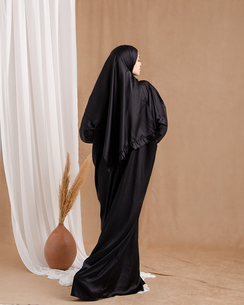 Satin Prayer Wear Black